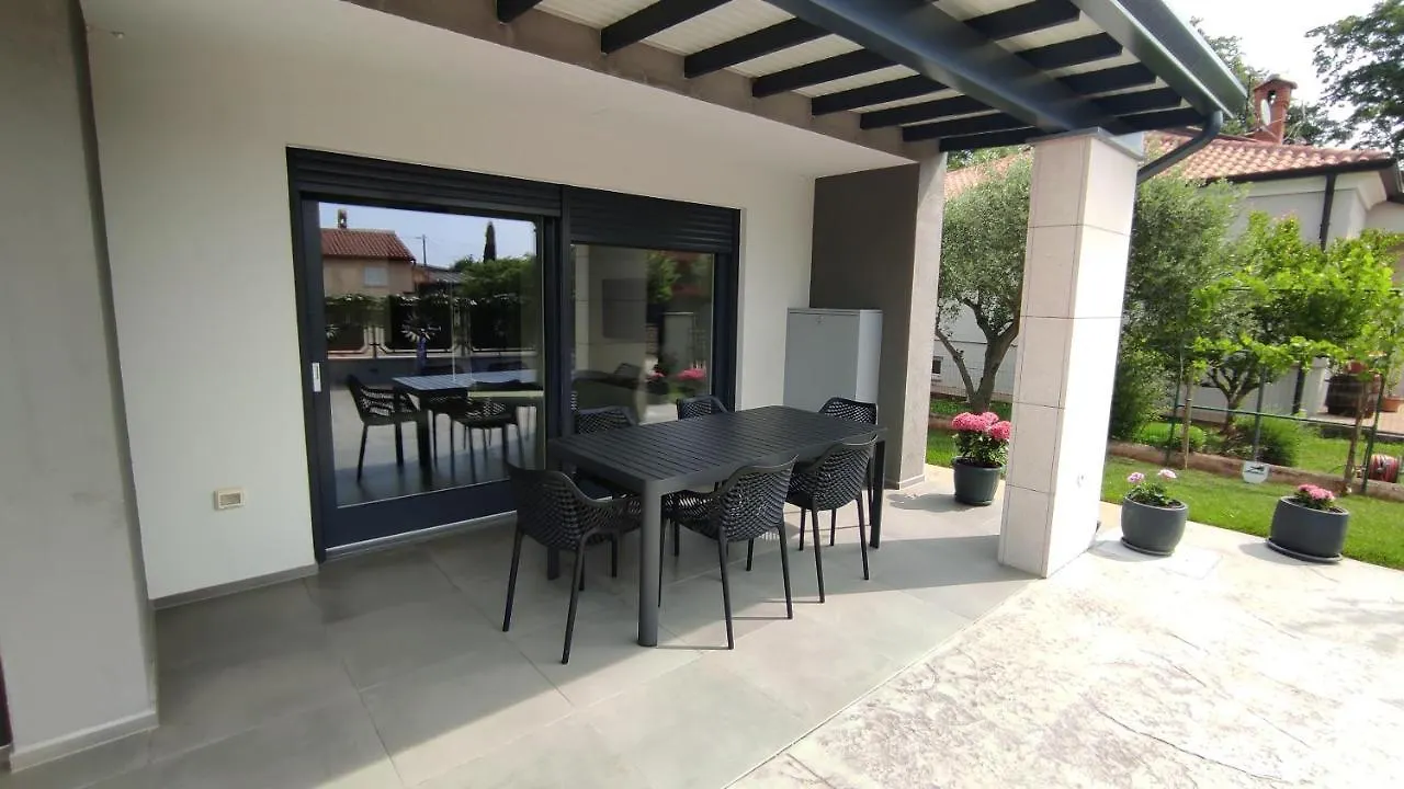 Villa Indigo Umag 0*,  Croatia
